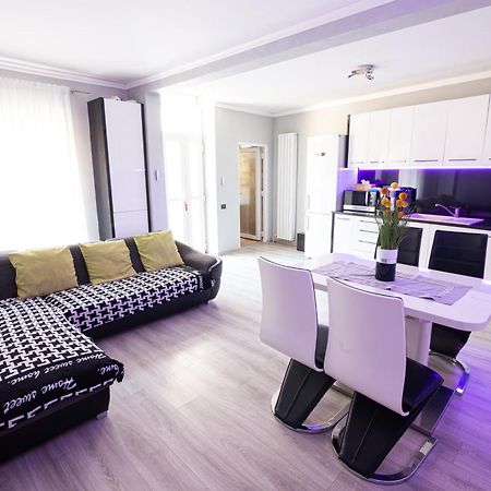 Whitehouse Appartement Arad Buitenkant foto