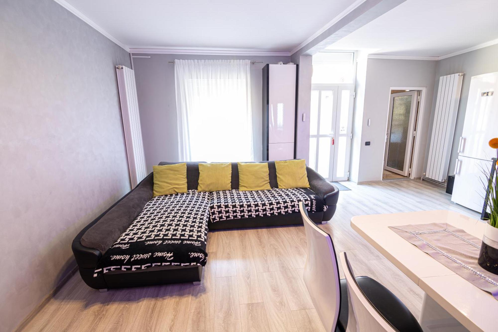 Whitehouse Appartement Arad Buitenkant foto
